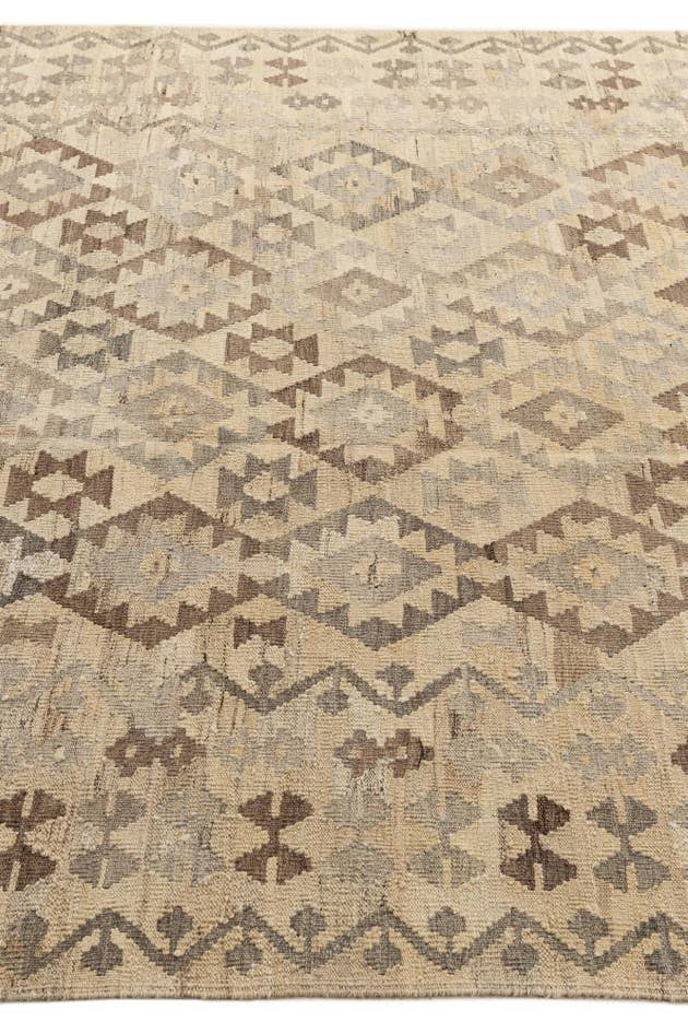 Detail image of 6' 10 x 9' 11 Hand Woven Kilim Maymana Wool Rug