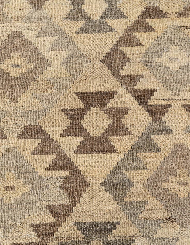 Detail image of 6' 10 x 9' 11  Hand Woven Kilim Maymana Wool Rug