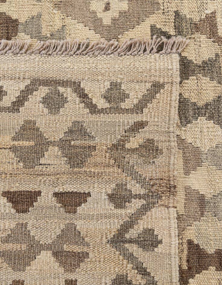 Detail image of 6' 10 x 9' 11  Hand Woven Kilim Maymana Wool Rug