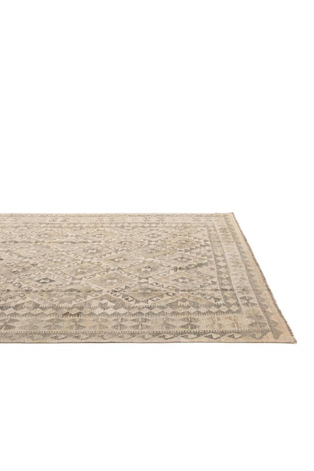 Detail image of 6' 10 x 9' 10 Hand Woven Kilim Maymana Wool Rug