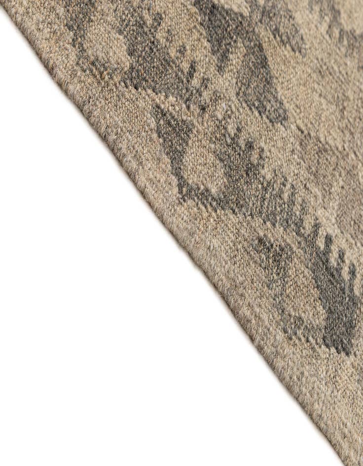 Detail image of 6' 10 x 9' 10  Hand Woven Kilim Maymana Wool Rug