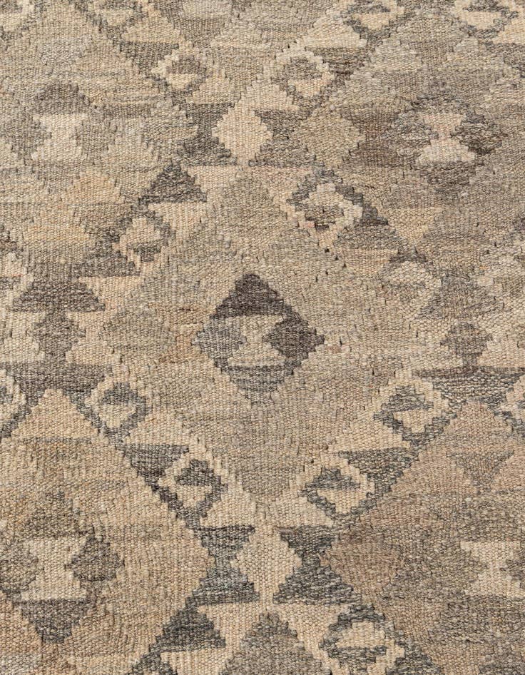 Detail image of 6' 10 x 9' 10  Hand Woven Kilim Maymana Wool Rug