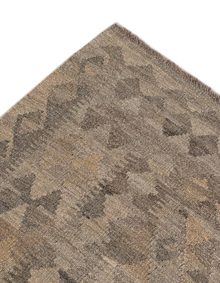 Detail image of 6' 10 x 9' 10  Hand Woven Kilim Maymana Wool Rug