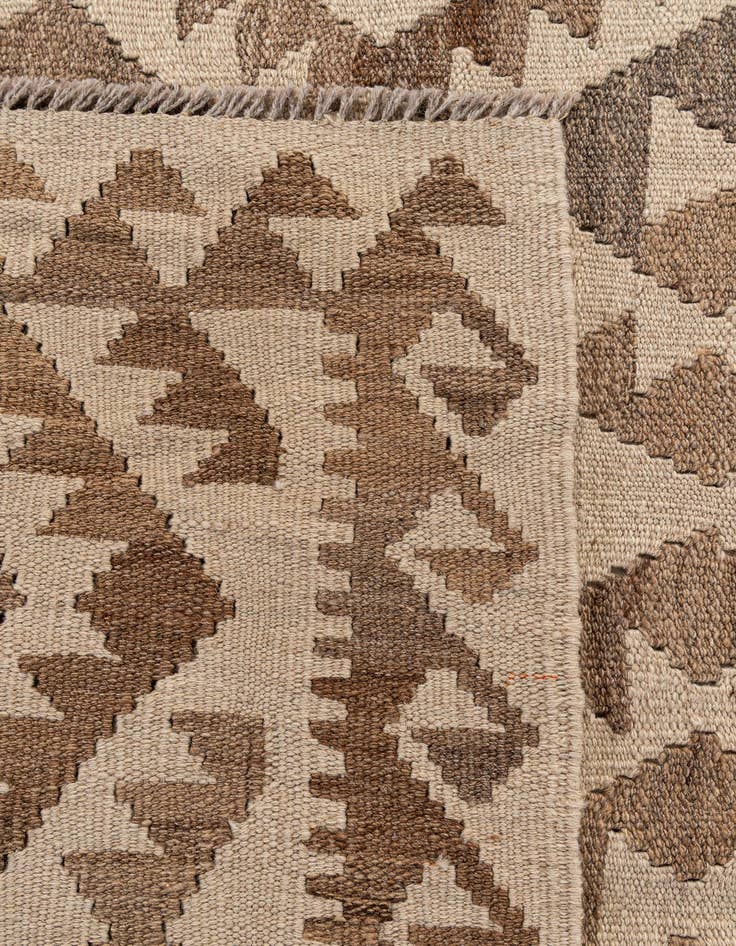 Detail image of 7' 1 x 9' 8  Hand Woven Kilim Maymana Wool Rug