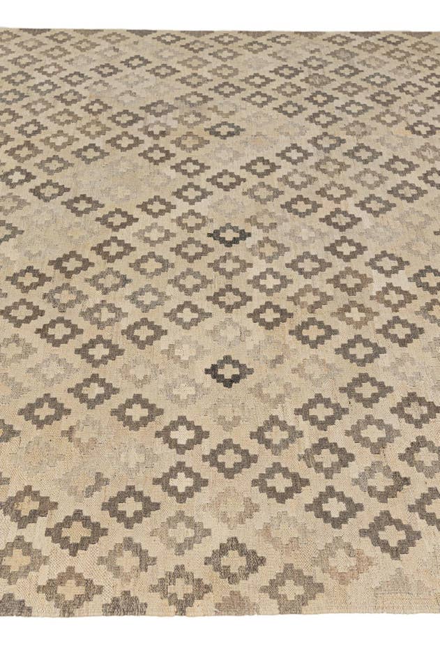 Detail image of 6' 9 x 9' 8 Hand Woven Kilim Maymana Wool Rug