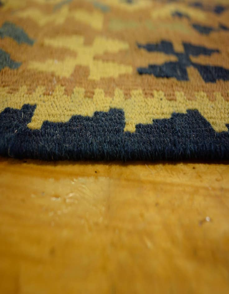 Detail image of 3' 3 x 6' 5  Hand Woven Kilim Maymana Wool Rug