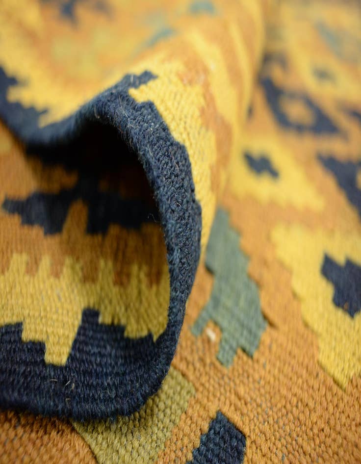 Detail image of 3' 3 x 6' 5  Hand Woven Kilim Maymana Wool Rug