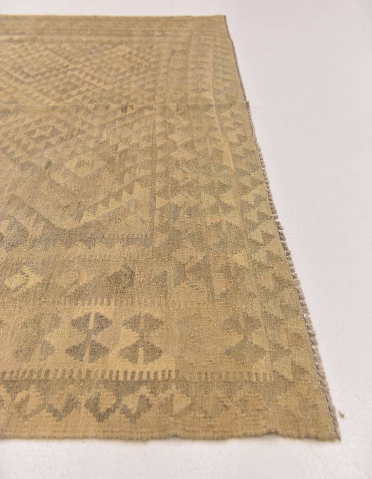 Detail image of 6' 5 x 10' Hand Woven Kilim Maymana Wool Rug