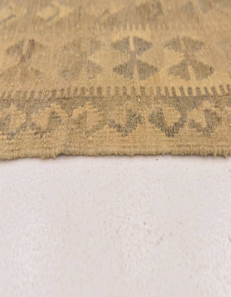 Detail image of 6' 5 x 10' Hand Woven Kilim Maymana Wool Rug