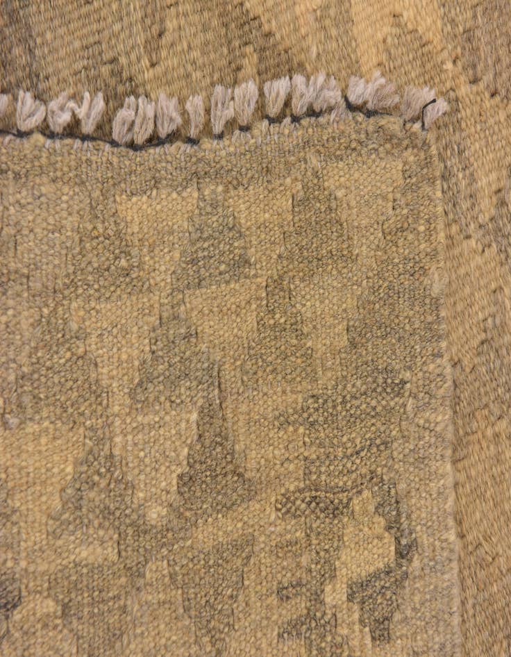 Detail image of 6' 5 x 10' Hand Woven Kilim Maymana Wool Rug