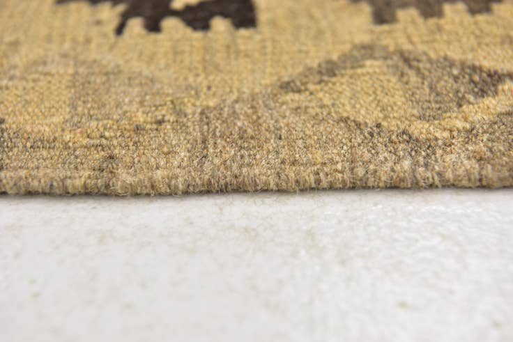 Detail image of 3' 2 x 5' Hand Woven Kilim Maymana Wool Rug