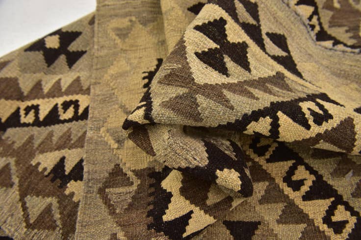 Detail image of 3' 2 x 5' Hand Woven Kilim Maymana Wool Rug