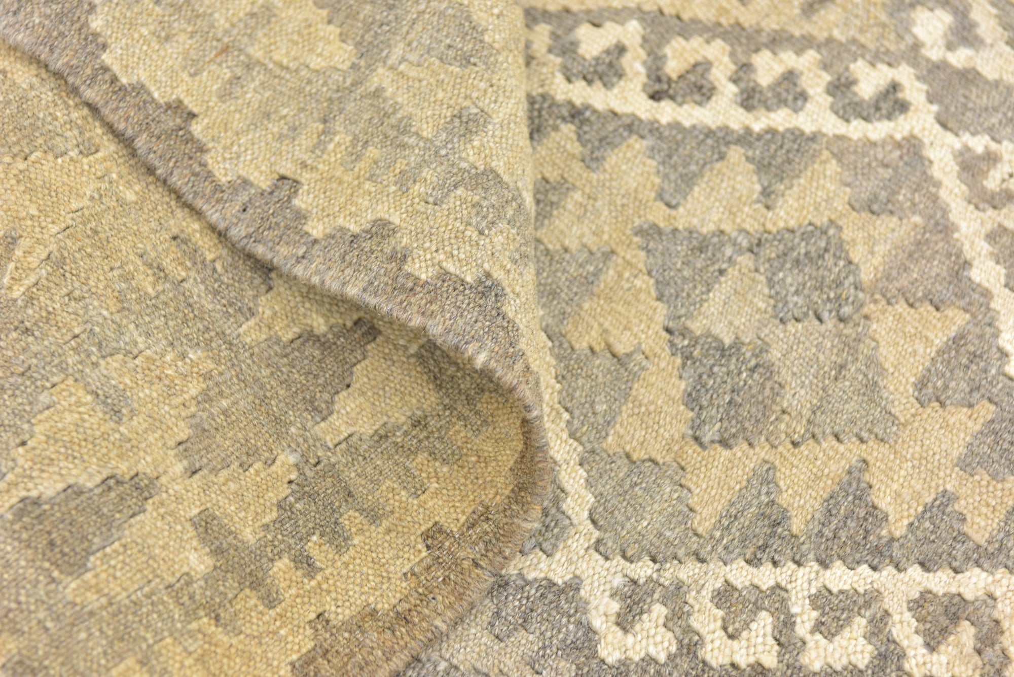 5' 3 x 6' 9 Hand Woven Kilim Maymana Wool Rug