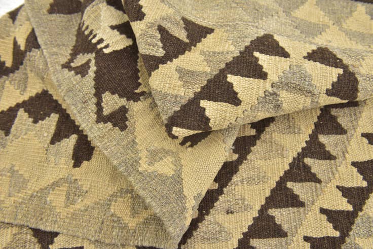 Detail image of 2' 10 x 4' Hand Woven Kilim Maymana Wool Rug