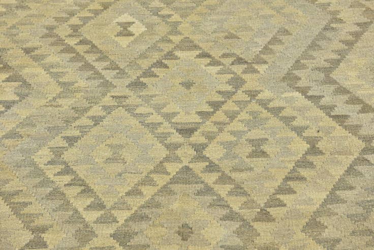 Detail image of 5' x 6' 6 Hand Woven Kilim Maymana Wool Rug