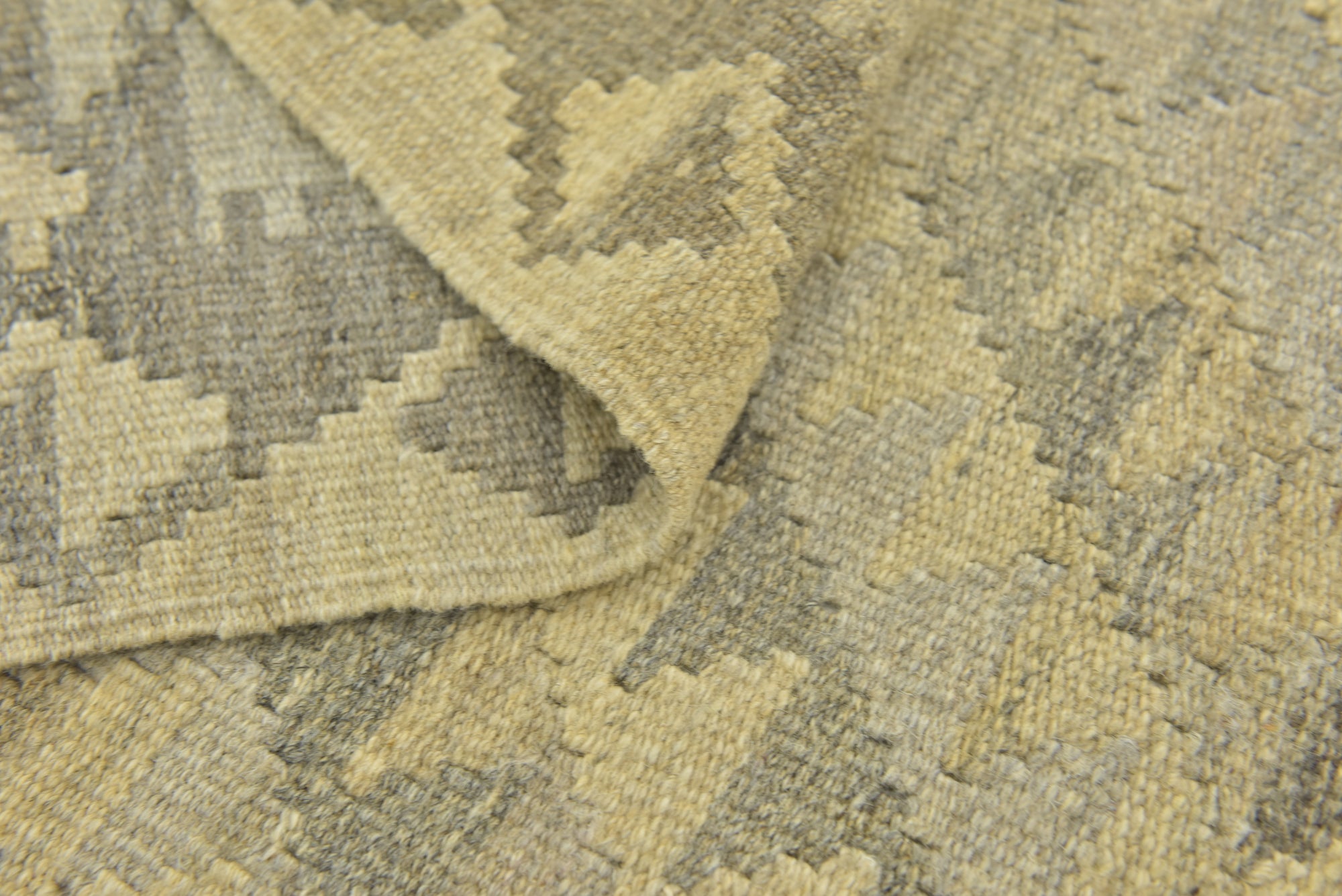 5' x 6' 6 Hand Woven Kilim Maymana Wool Rug