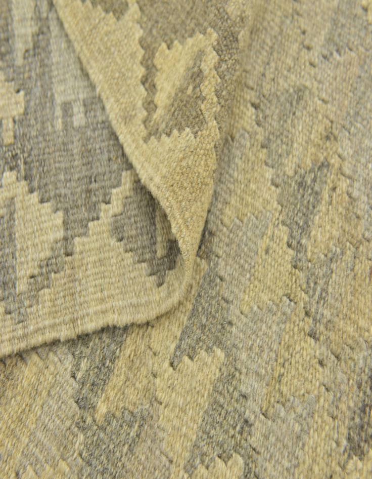 Detail image of 5' x 6' 6 Hand Woven Kilim Maymana Wool Rug