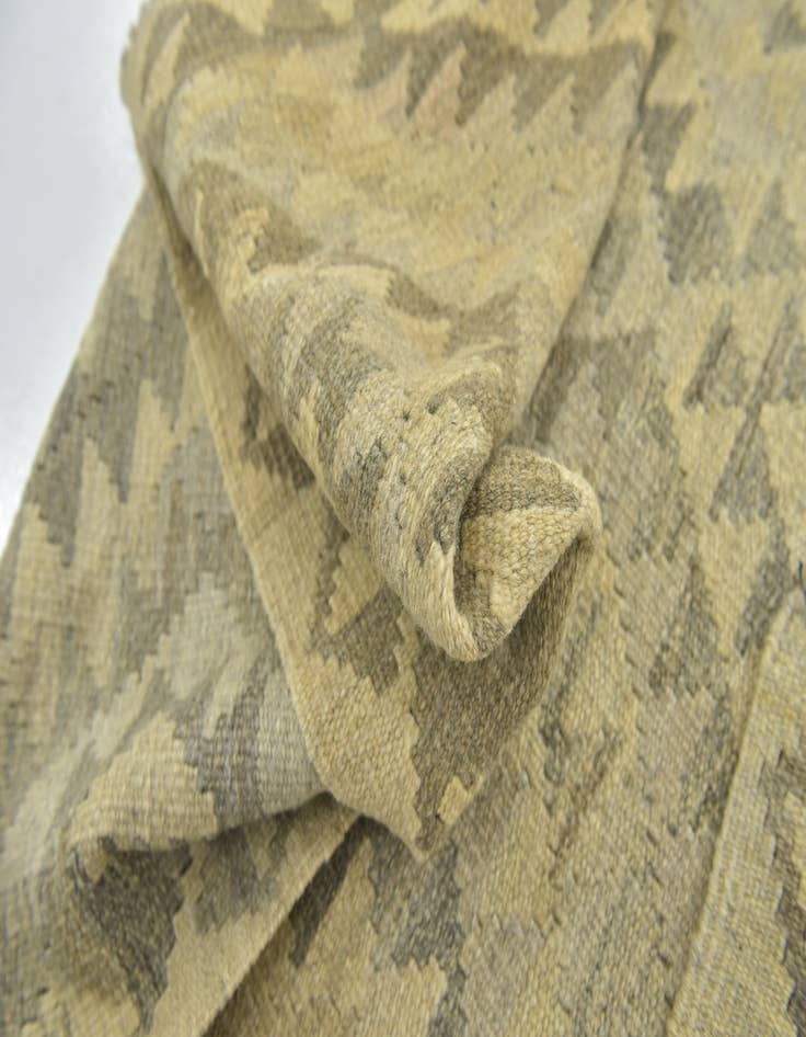 Detail image of 5' x 6' 6 Hand Woven Kilim Maymana Wool Rug