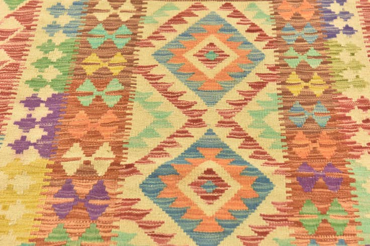 Detail image of 3' x 4' 9 Hand Woven Kilim Maymana Wool Rug