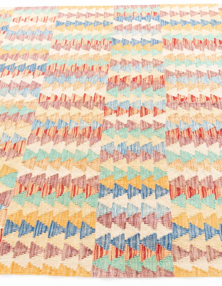 Detail image of 5' 2 x 6' 5  Hand Woven Kilim Maymana Wool Rug