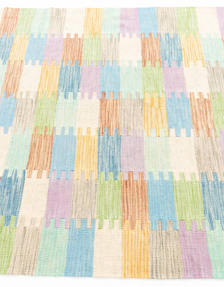 Detail image of 4' 2 x 5' 8  Hand Woven Kilim Maymana Wool Rug