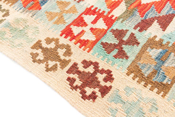 Detail image of 5' x 6' 9 Hand Woven Kilim Maymana Wool Rug