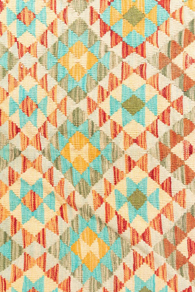 Detail image of 5' 2 x 6' 3 Hand Woven Kilim Maymana Wool Rug