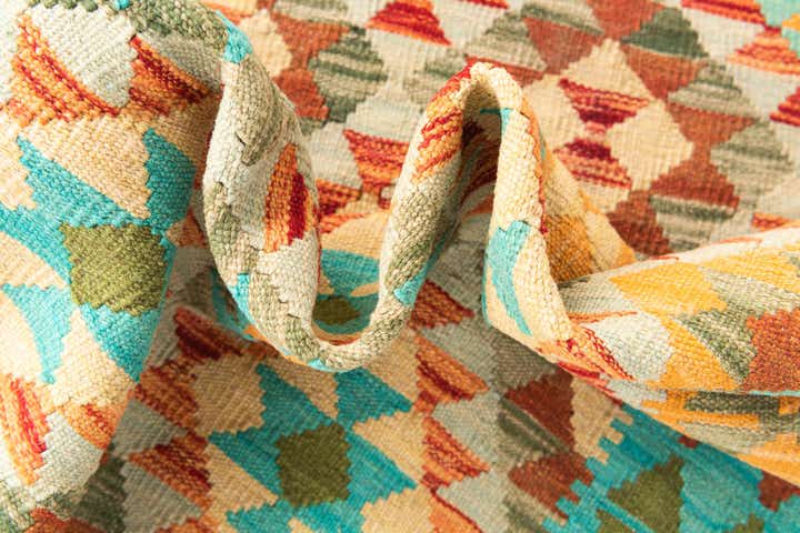 5' 2 x 6' 3 Hand Woven Kilim Maymana Wool Rug