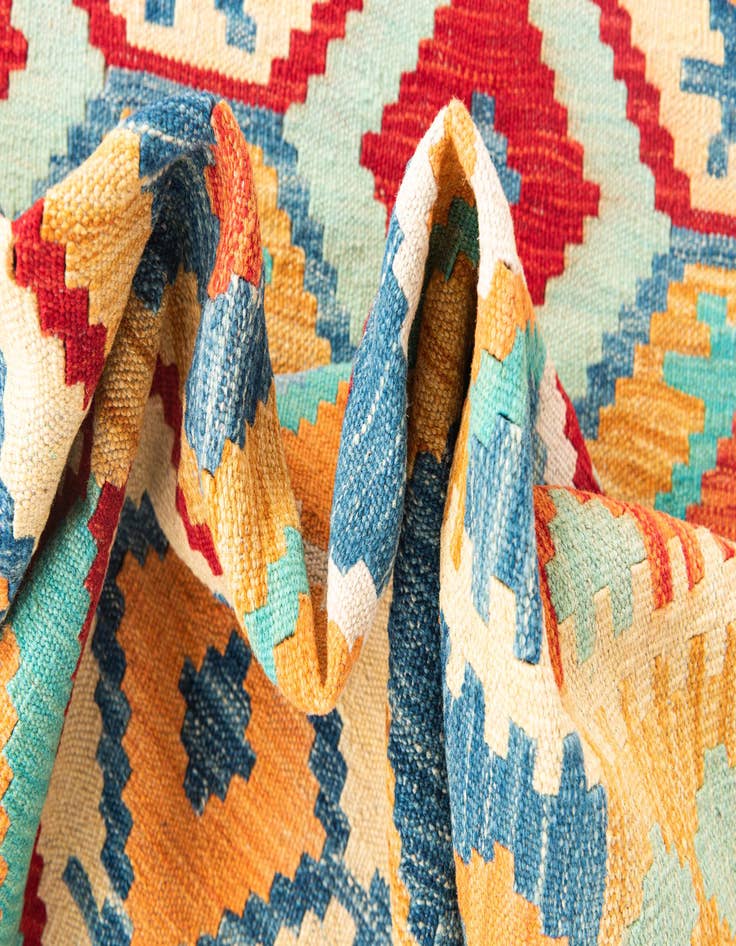 Detail image of 4' 4 x 5' 8 Hand Woven Kilim Maymana Wool Rug