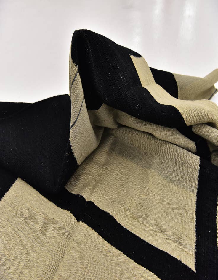 Detail image of 5' x 6' 6  Hand Woven Kilim Modern Wool Rug