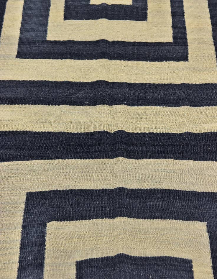 Detail image of 4' 2 x 5' 10 Hand Woven Kilim Modern Wool Rug