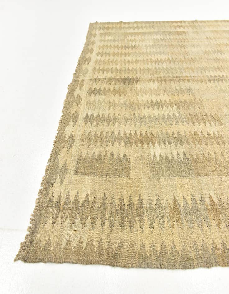 Detail image of 5' 7 x 8' 4  Hand Woven Kilim Modern Wool Rug
