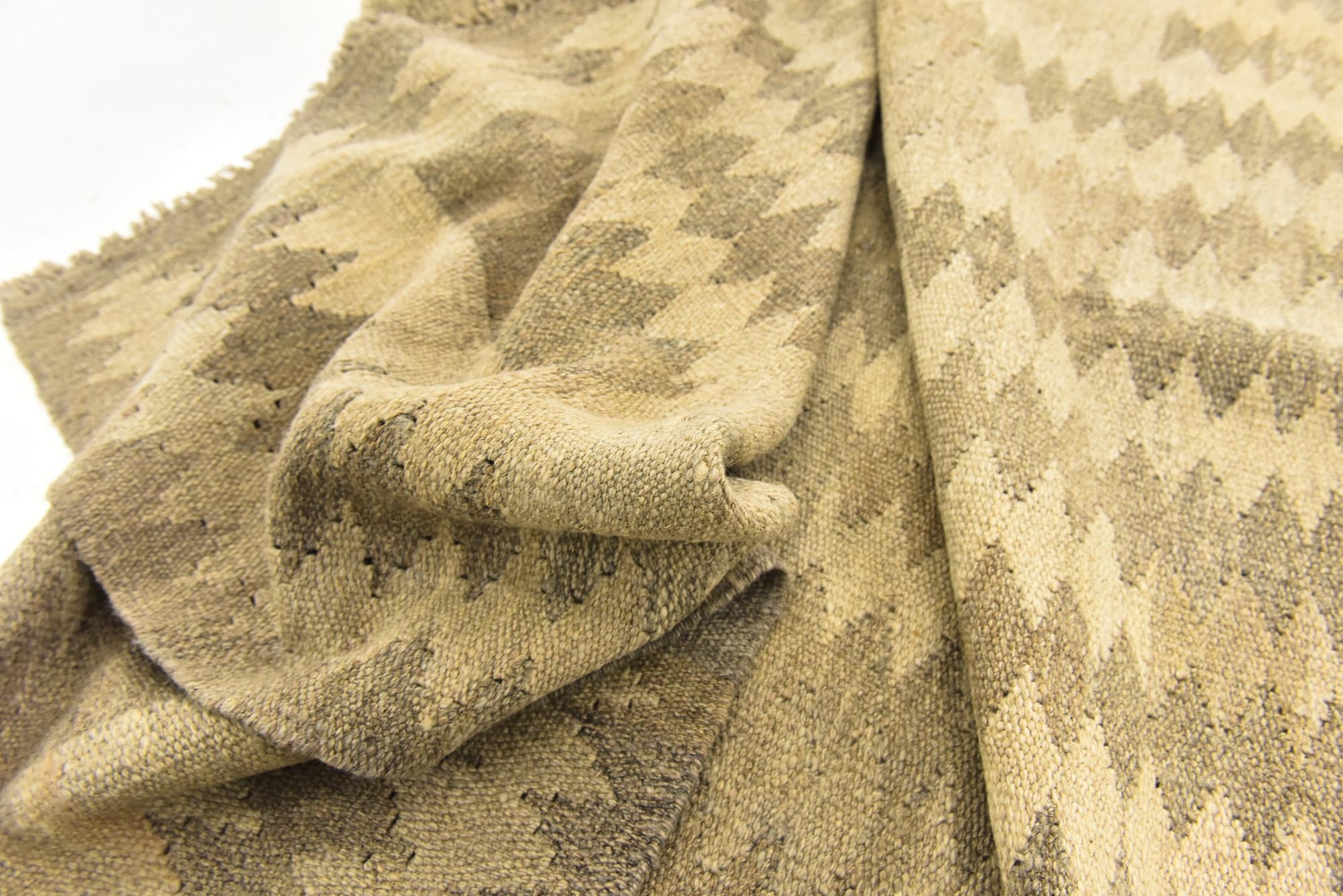 5' 7 x 8' 4 Hand Woven Kilim Modern Wool Rug