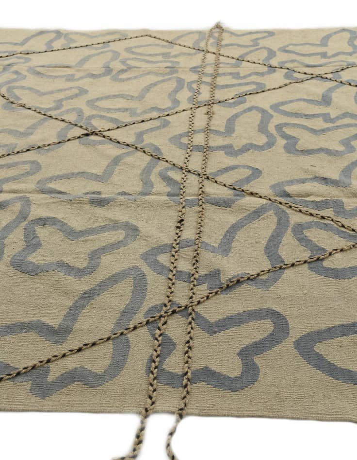 Detail image of 8' 5 x 9' 10  Hand Woven Kilim Modern Wool Rug