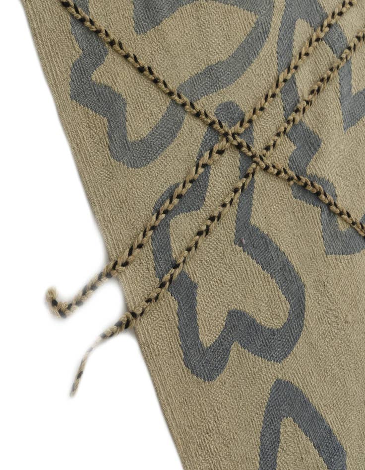 Detail image of 8' 5 x 9' 10  Hand Woven Kilim Modern Wool Rug