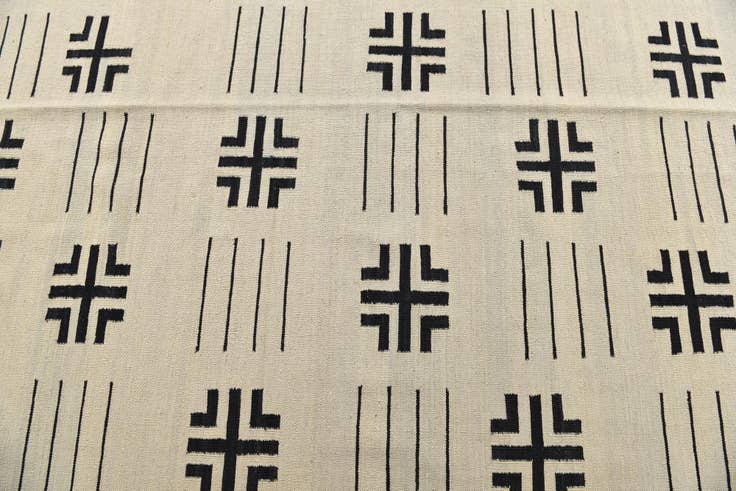 Detail image of 6' 4 x 7' 10 Hand Woven Kilim Modern Wool Rug