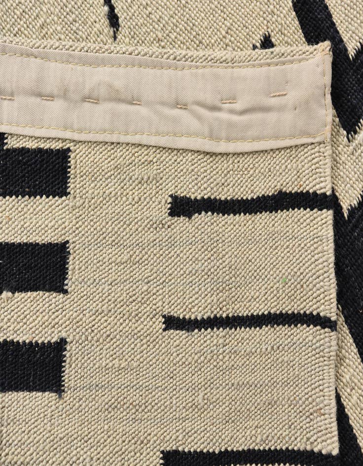 Detail image of 6' 4 x 7' 10  Hand Woven Kilim Modern Wool Rug