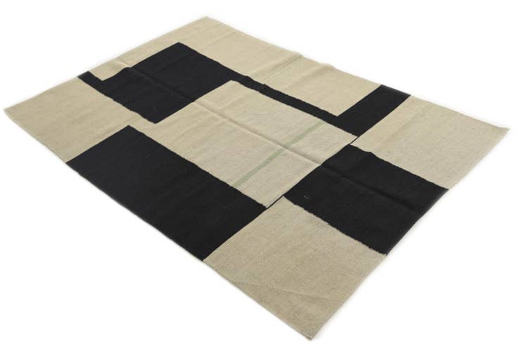 Detail image of 4' x 5' 10 Hand Woven Kilim Modern Wool Rug