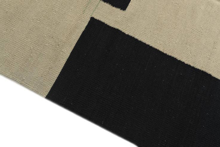 Detail image of 4' x 5' 10 Hand Woven Kilim Modern Wool Rug