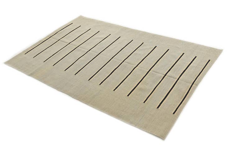 Detail image of 4' x 6' 1 Hand Woven Kilim Modern Wool Rug