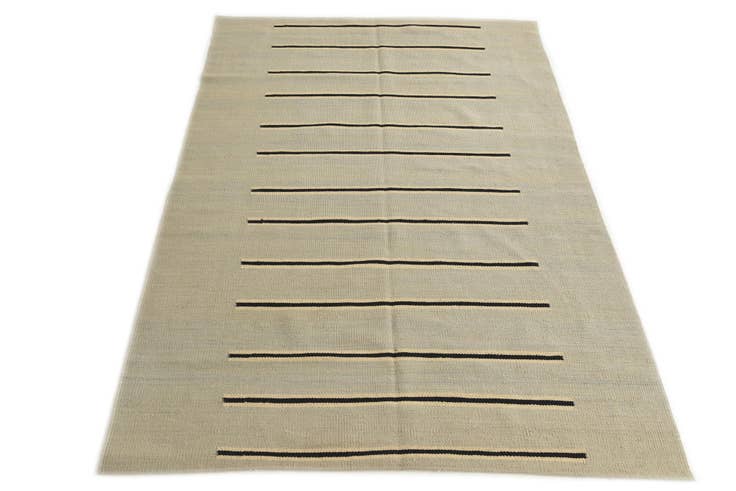 Detail image of 4' x 6' 1 Hand Woven Kilim Modern Wool Rug