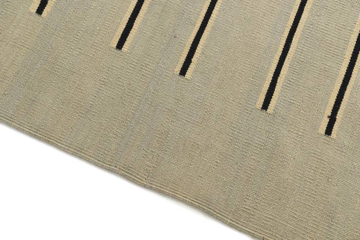 Detail image of 4' x 6' 1 Hand Woven Kilim Modern Wool Rug