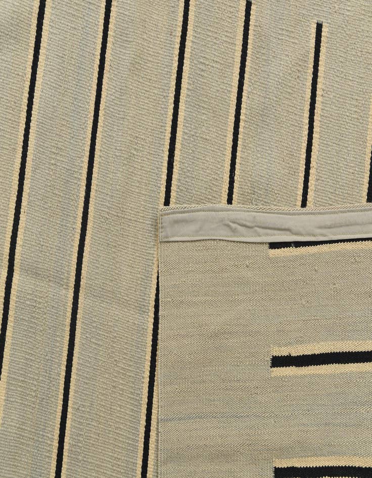 Detail image of 4' x 6' 1  Hand Woven Kilim Modern Wool Rug