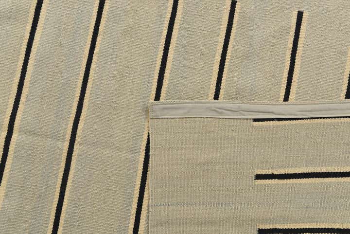 4' x 6' 1 Hand Woven Kilim Modern Wool Rug