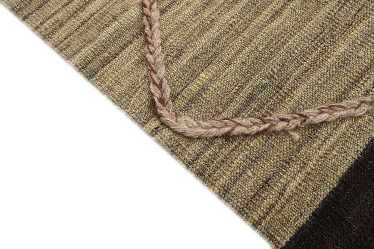 Detail image of 4' 3 x 6' Hand Woven Kilim Modern Wool Rug