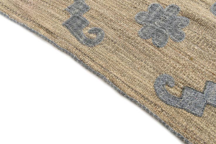 Detail image of 6' 8 x 9' 5 Hand Woven Kilim Modern Wool Rug