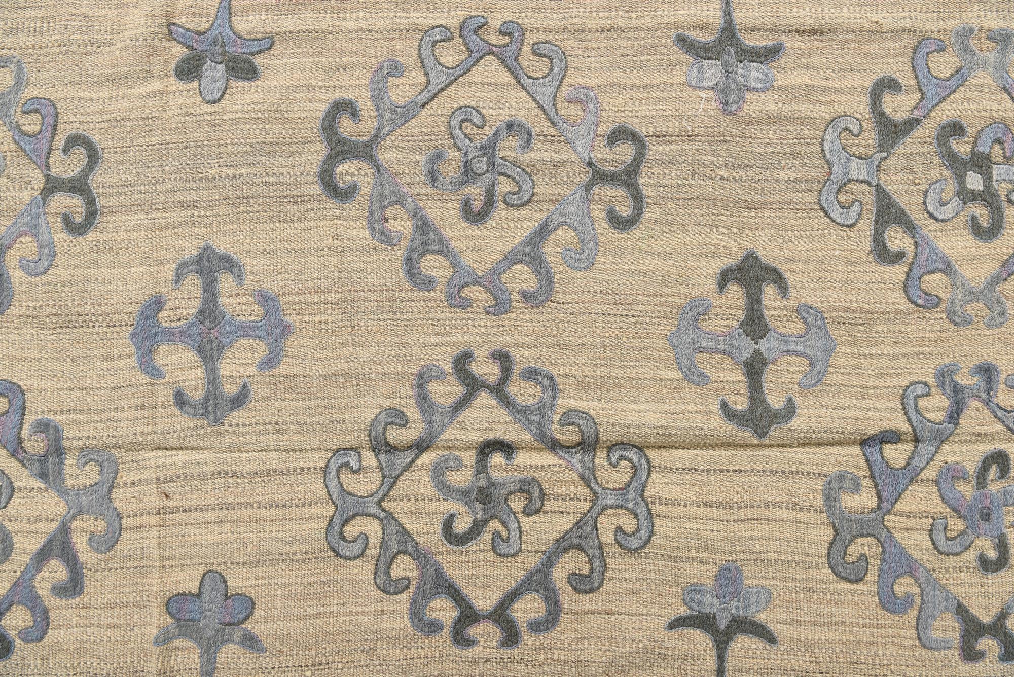 6' 8 x 9' 5 Hand Woven Kilim Modern Wool Rug