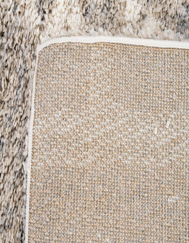 Detail image of 5' 4 x 7' 7 Lagom Shag Rug