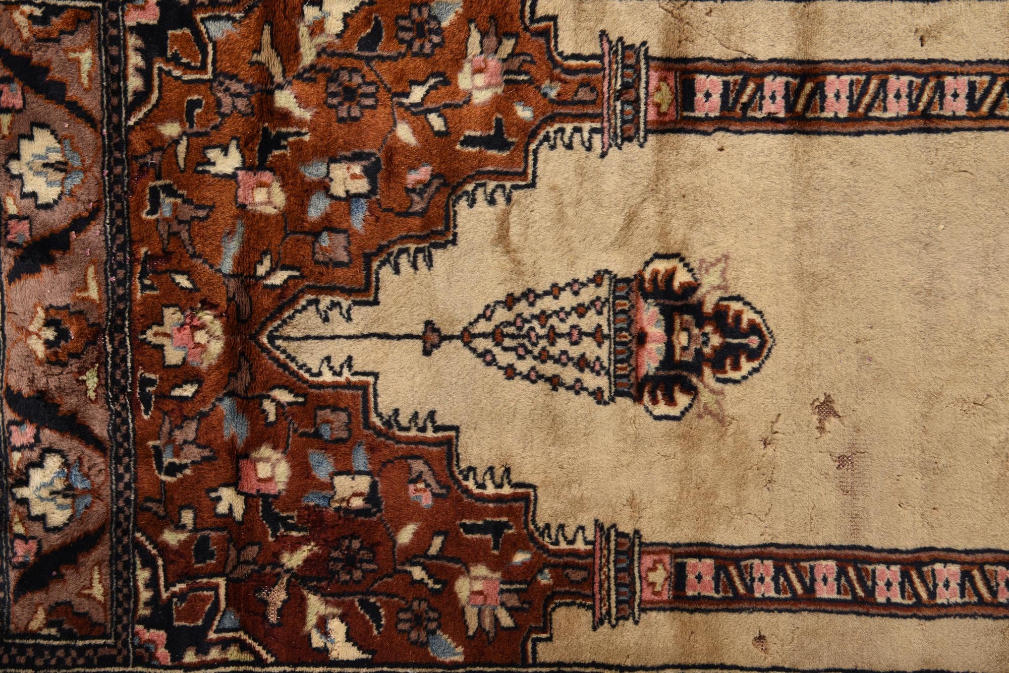 4' 3 x 6' 4 Hand Knotted Lahour Oriental Rug