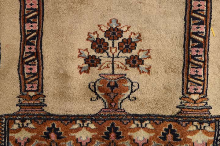 4' 3 x 6' 4 Hand Knotted Lahour Oriental Rug